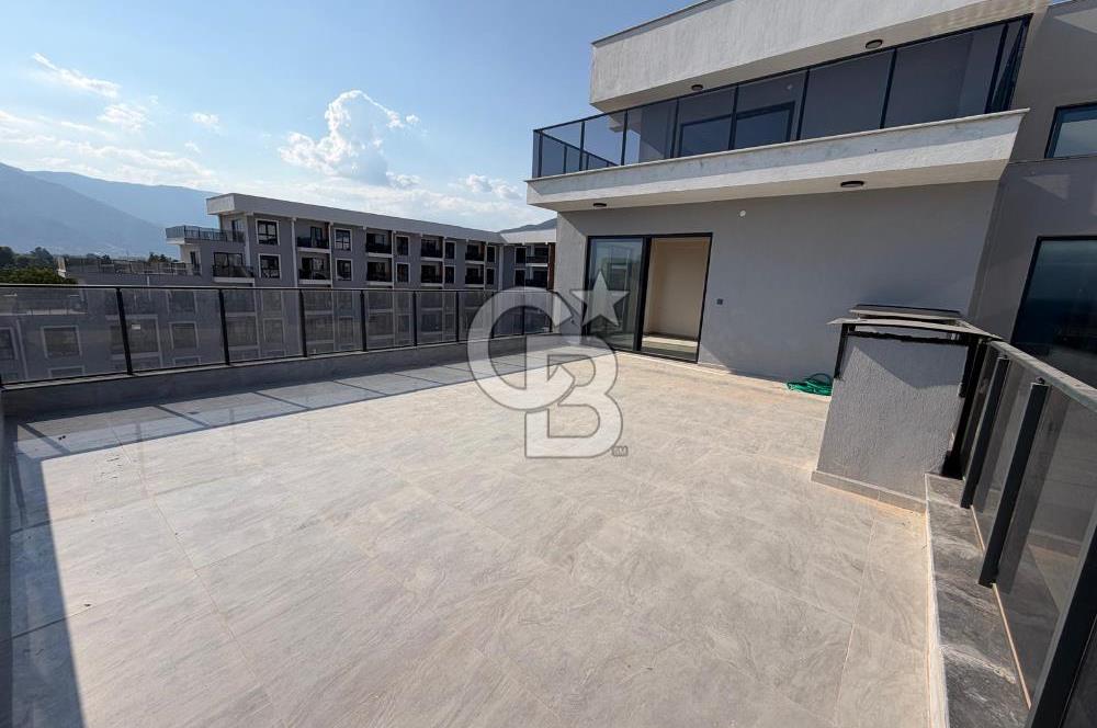 Finike'de Deniz/Havuz Manzaralı 1+1 Lüks Teraslı Daire