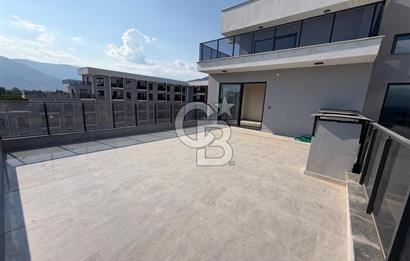 Finike'de Deniz/Havuz Manzaralı 1+1 Lüks Teraslı Daire