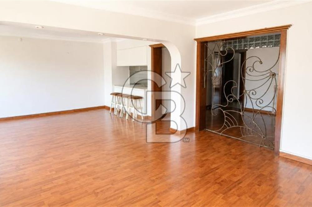 HOCAALİZADE CADDE ÜSTÜNDE MERKEZİ LOKASYONDA 3+1 KİRALIK DAİRE