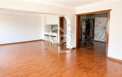 HOCAALİZADE CADDE ÜSTÜNDE MERKEZİ LOKASYONDA 3+1 KİRALIK DAİRE
