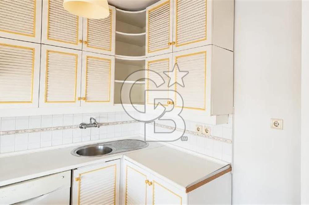 HOCAALİZADE CADDE ÜSTÜNDE MERKEZİ LOKASYONDA 3+1 KİRALIK DAİRE