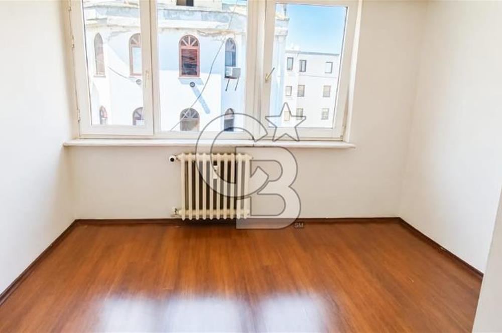 HOCAALİZADE CADDE ÜSTÜNDE MERKEZİ LOKASYONDA 3+1 KİRALIK DAİRE
