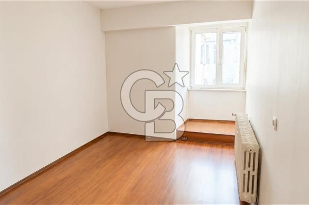 HOCAALİZADE CADDE ÜSTÜNDE MERKEZİ LOKASYONDA 3+1 KİRALIK DAİRE