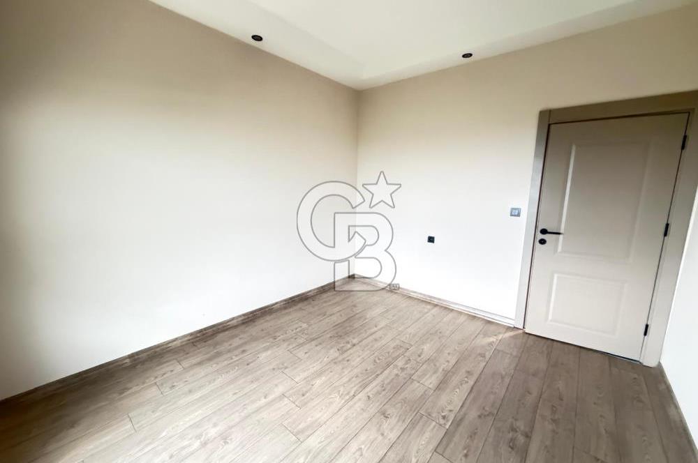 Finike'de Deniz/Havuz Manzaralı 1+1 Lüks Teraslı Daire