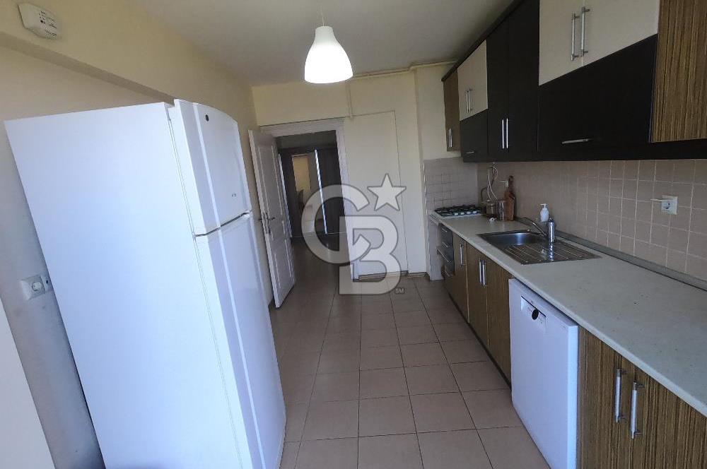 Karamürsel Dereköyde Deniz Manzaralı Havuzlu 3+1 Daire
