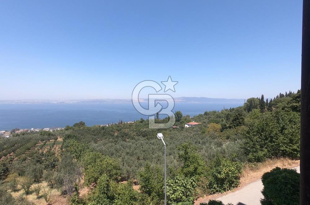 Karamürsel Dereköyde Deniz Manzaralı Havuzlu 3+1 Daire