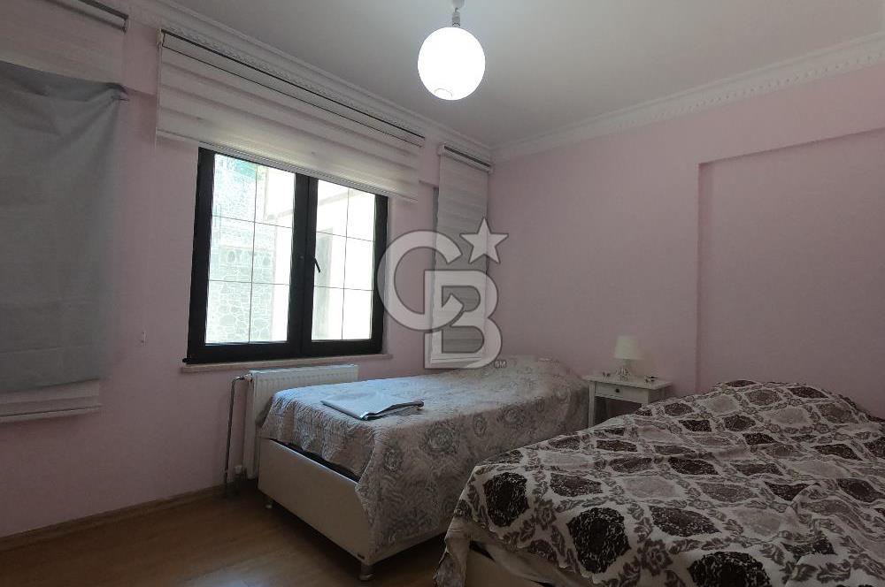 Karamürsel Dereköyde Deniz Manzaralı Havuzlu 3+1 Daire