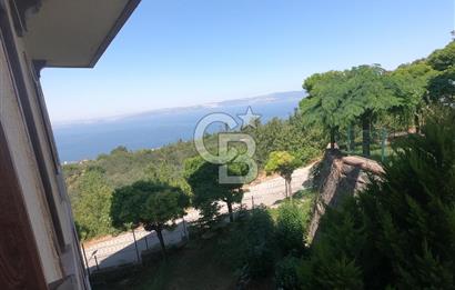 Karamürsel Dereköyde Deniz Manzaralı Havuzlu 3+1 Daire