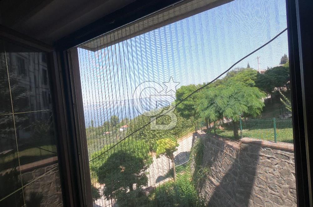 Karamürsel Dereköyde Deniz Manzaralı Havuzlu 3+1 Daire