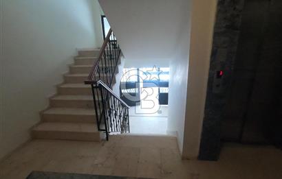 Karamürsel Dereköyde Deniz Manzaralı Havuzlu 3+1 Daire