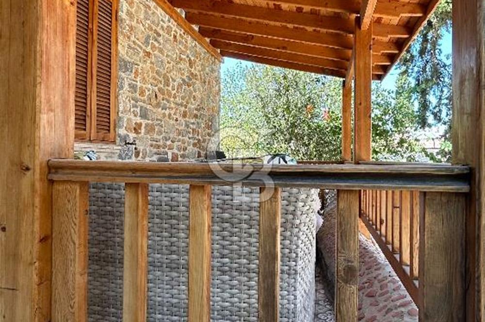 ESKİ DATÇANIN RUHUNU TAŞIYAN, SATILIK VERANDALI TAŞ EV
