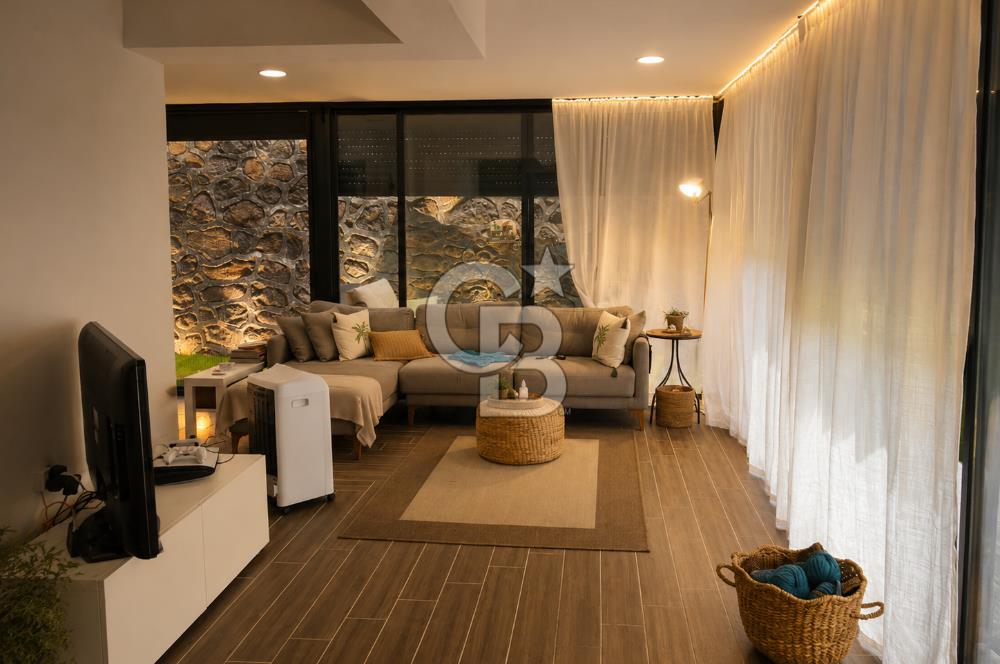 DİKİLİ ÇANDARLI'DA 2+1 MÜSTAKİL BAHÇELİ 115m2 SATILIK DAİRE