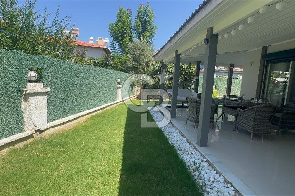 Çeşme çiftlikköyde 5+2 villa