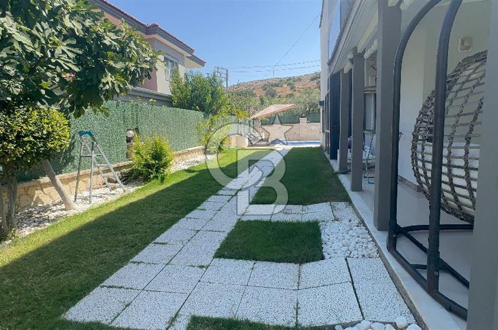 Çeşme çiftlikköyde 5+2 villa
