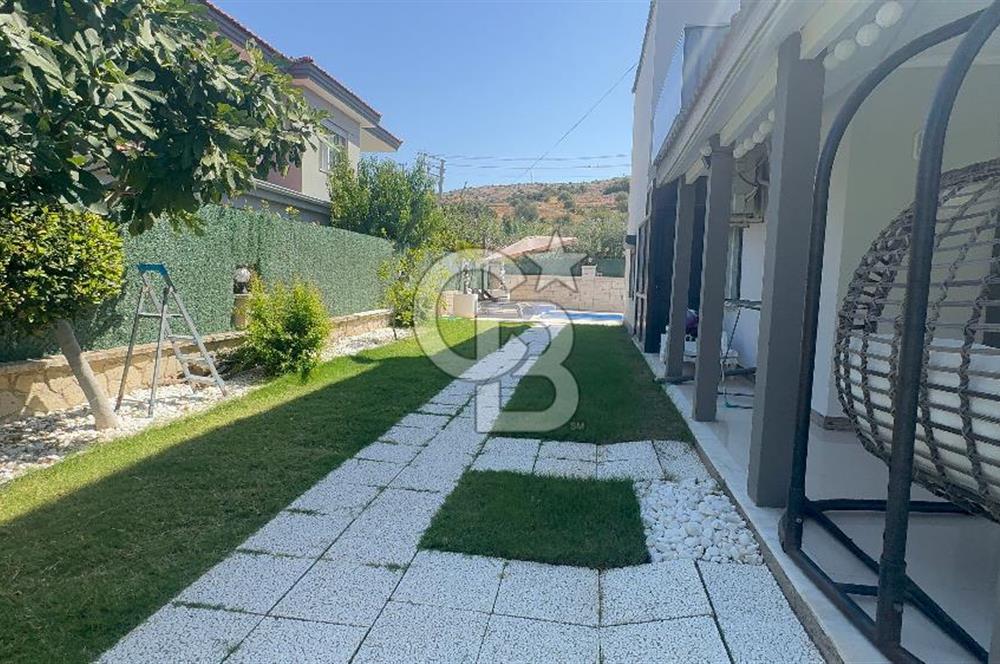 Çeşme çiftlikköyde 5+2 villa