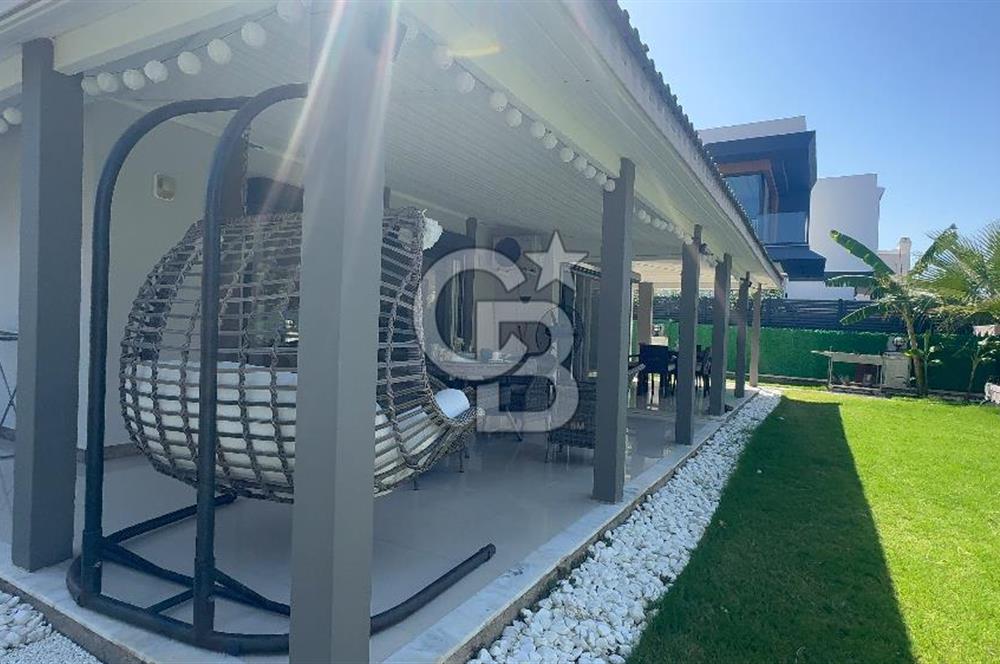 Çeşme çiftlikköyde 5+2 villa