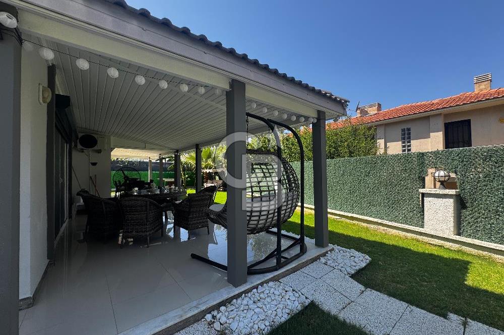 Çeşme çiftlikköyde 5+2 villa