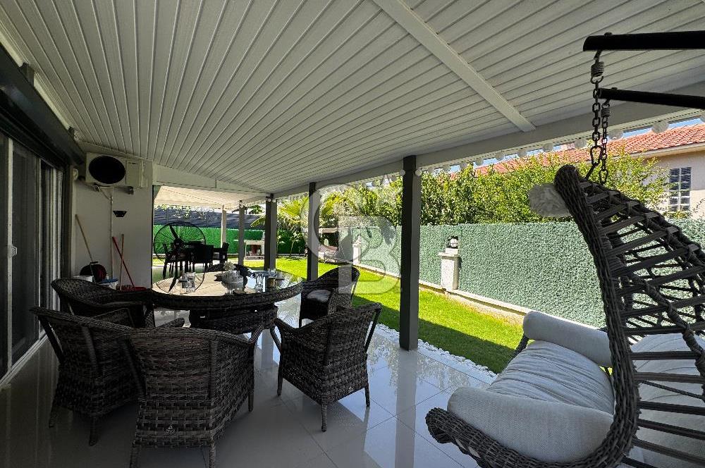 Çeşme çiftlikköyde 5+2 villa