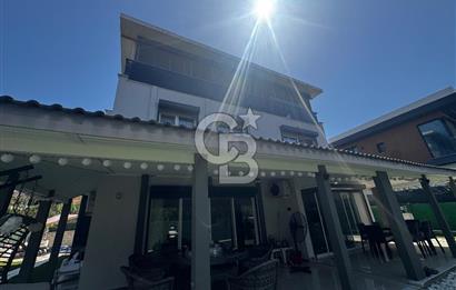 Çeşme çiftlikköyde 5+2 villa