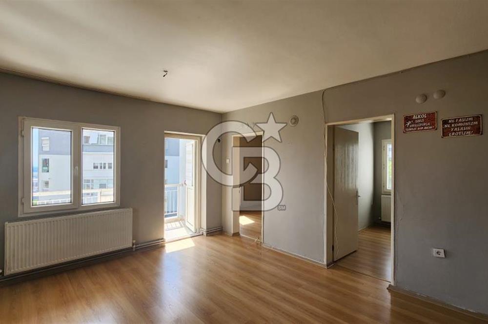 ÇİĞLİ EVKA 5 'DE BAKIMLI 2+1 KİRALIK DAİRE