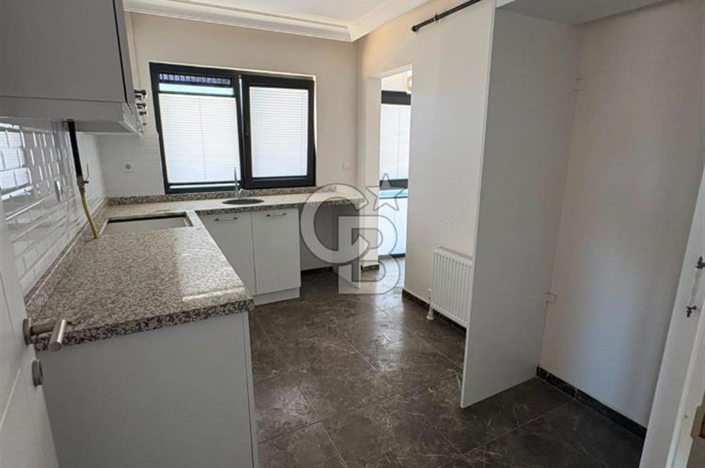 Üsküdar Burhaniye'de Kiralık 6+1 Geniş Dubleks Daire
