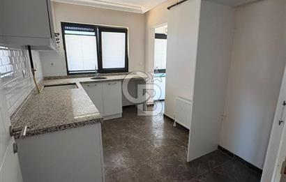 Üsküdar Burhaniye'de Kiralık 6+1 Geniş Dubleks Daire