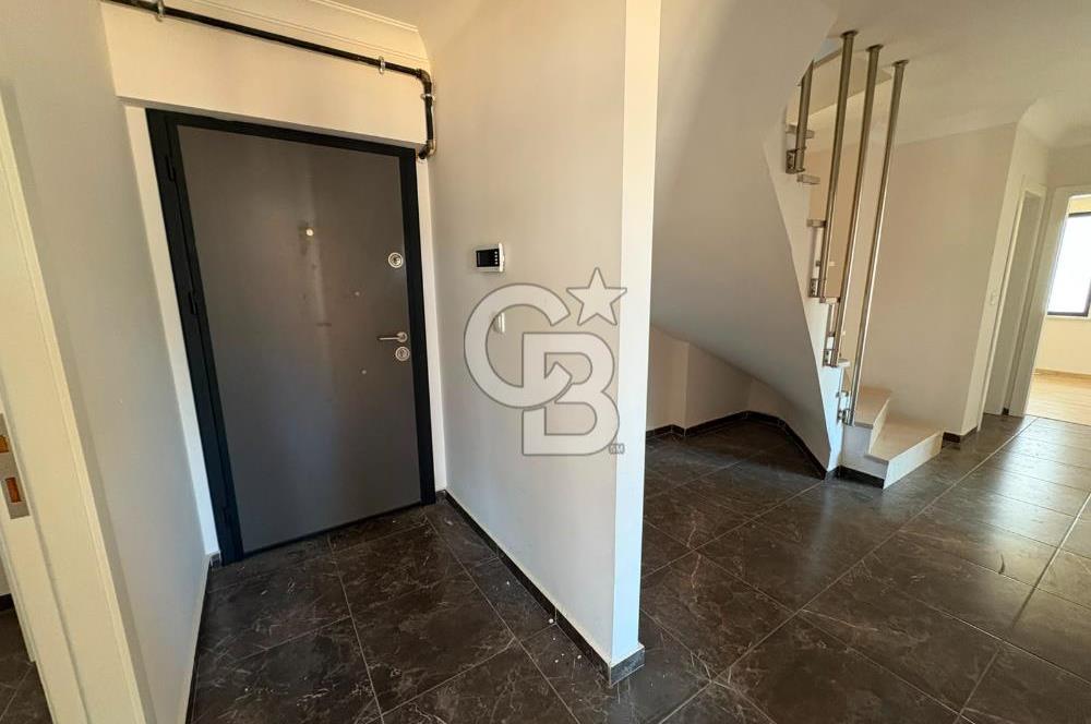 Üsküdar Burhaniye'de Kiralık 6+1 Geniş Dubleks Daire
