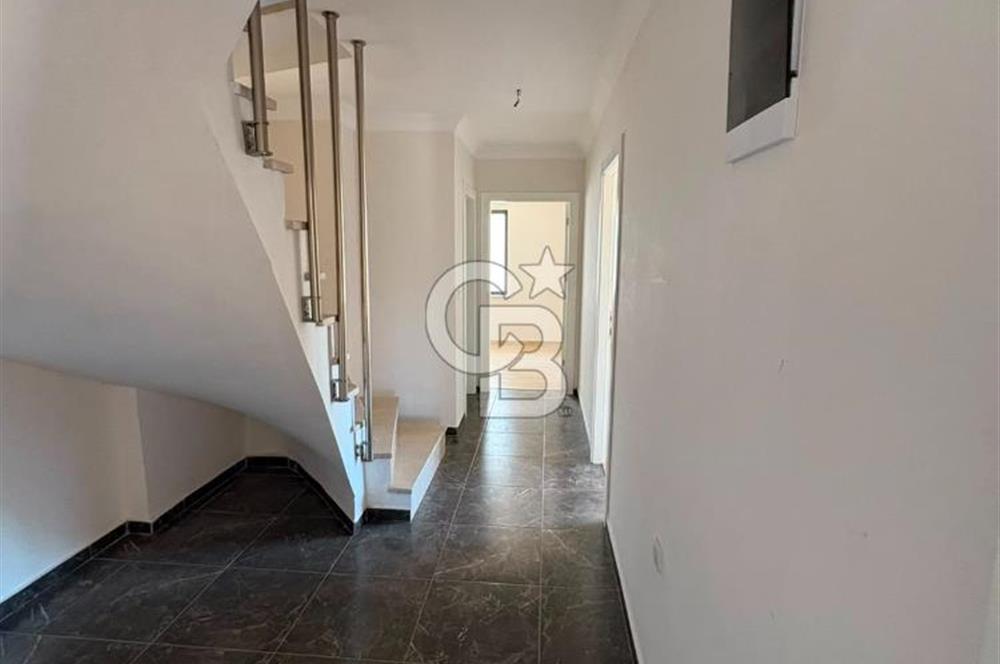 Üsküdar Burhaniye'de Kiralık 6+1 Geniş Dubleks Daire
