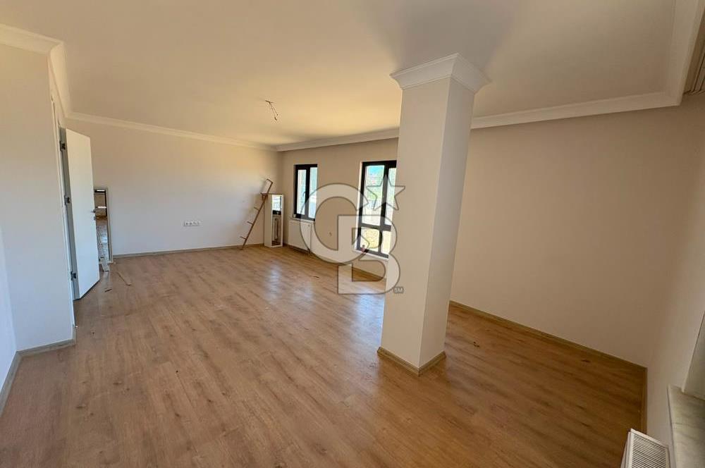 Üsküdar Burhaniye'de Kiralık 6+1 Geniş Dubleks Daire