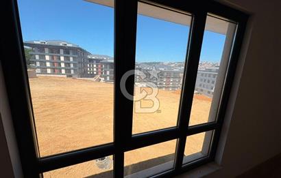 Üsküdar Burhaniye'de Kiralık 6+1 Geniş Dubleks Daire