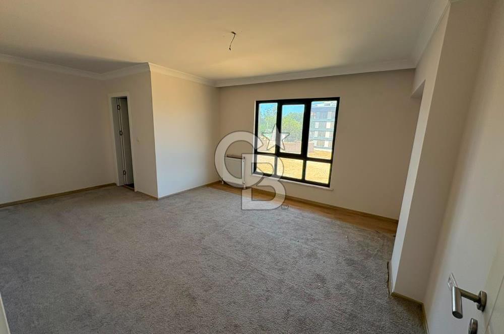 Üsküdar Burhaniye'de Kiralık 6+1 Geniş Dubleks Daire