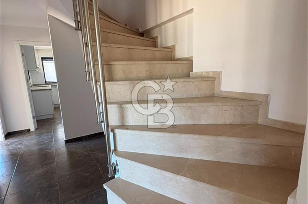 Üsküdar Burhaniye'de Kiralık 6+1 Geniş Dubleks Daire