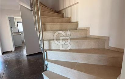 Üsküdar Burhaniye'de Kiralık 6+1 Geniş Dubleks Daire