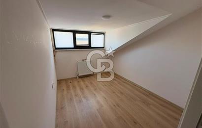 Üsküdar Burhaniye'de Kiralık 6+1 Geniş Dubleks Daire