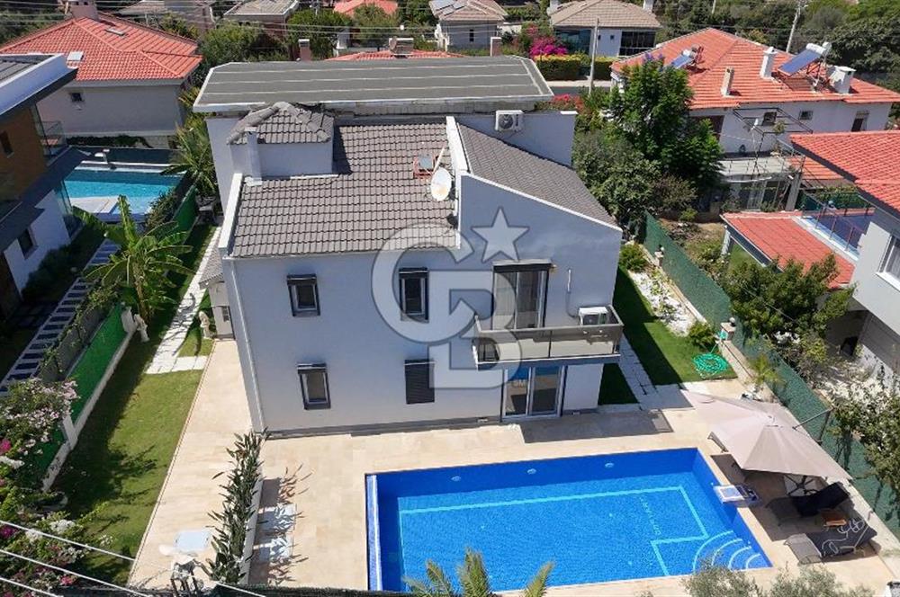 Çeşme çiftlikköyde 5+2 villa
