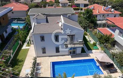 Çeşme çiftlikköyde 5+2 villa