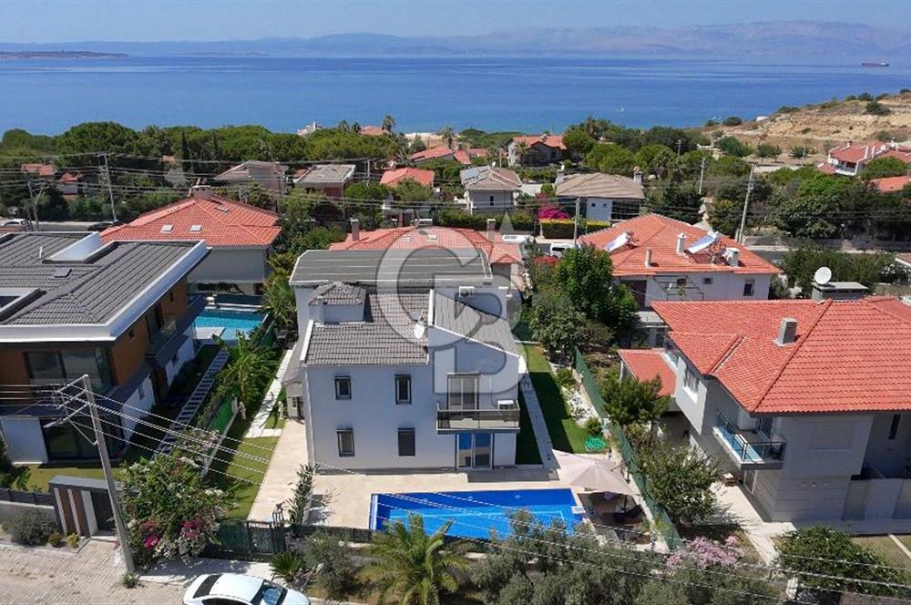 Çeşme çiftlikköyde 5+2 villa