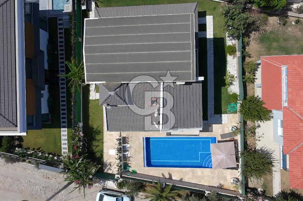 Çeşme çiftlikköyde 5+2 villa