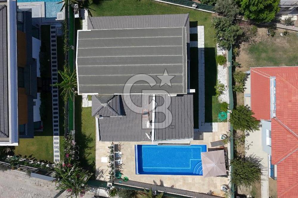 Çeşme çiftlikköyde 5+2 villa