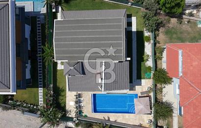 Çeşme çiftlikköyde 5+2 villa