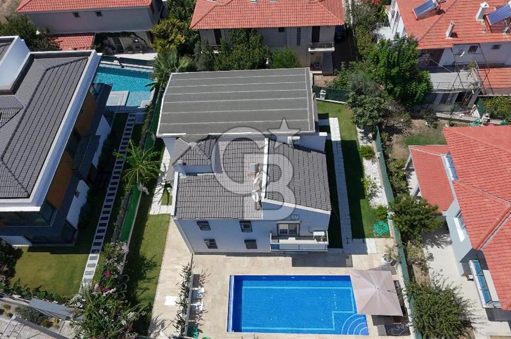 Çeşme çiftlikköyde 5+2 villa