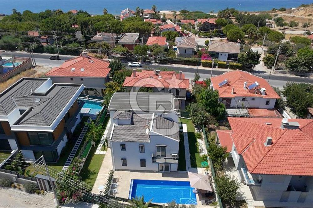 Çeşme çiftlikköyde 5+2 villa