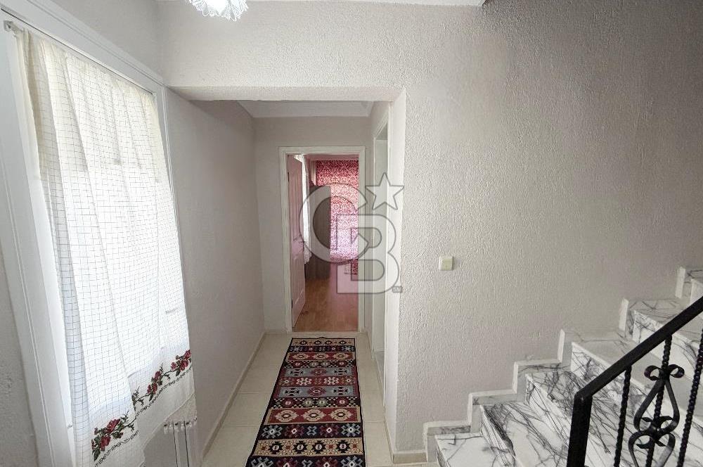 Çandarlı'nın En Güzel Konumunda Denize Yakın Satılık 3+1 Villa