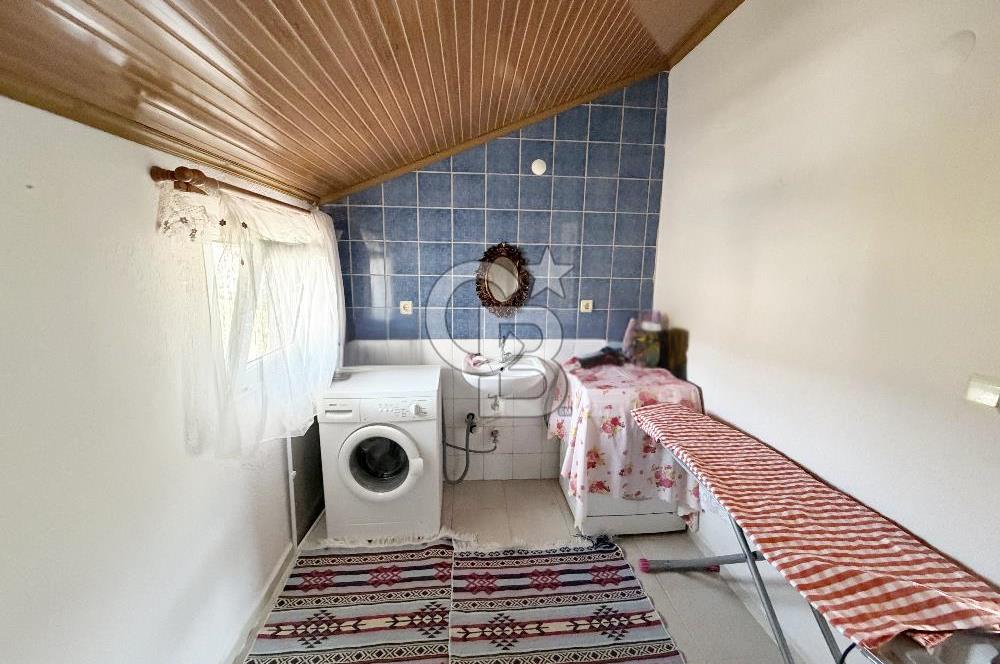 Çandarlı'nın En Güzel Konumunda Denize Yakın Satılık 3+1 Villa