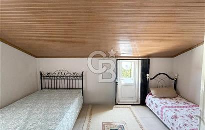 Çandarlı'nın En Güzel Konumunda Denize Yakın Satılık 3+1 Villa