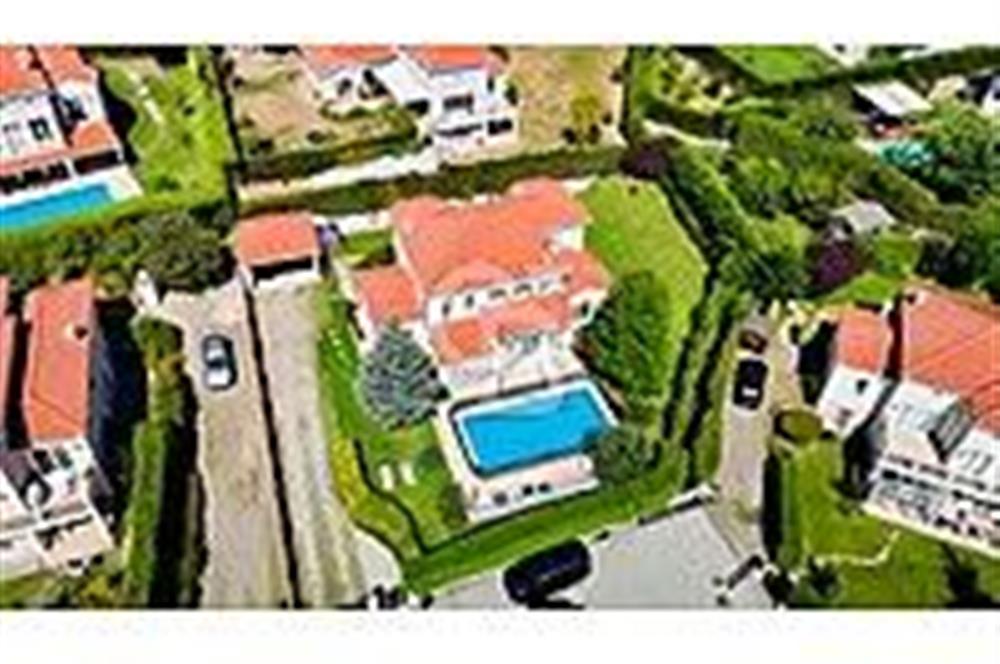 ARNAVUTKÖY BOLLUCA NEO GÖLPARK İSTANBUL SİTESİ SATILIK HAVUZLU 6+1 VİLLA