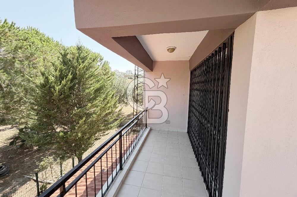 Çandarlı'nın En Güzel Konumunda Denize Yakın Satılık 3+1 Villa