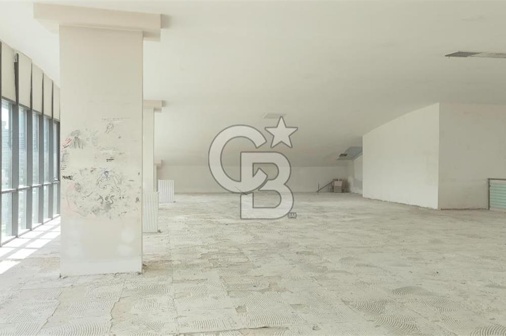 # MUSTAFA KEMAL MAHALLESİ’NDE ANA CADDE ÜZERİNDE, 30 METRE CEPHELİ KOMPLE KİRALIK BİNA