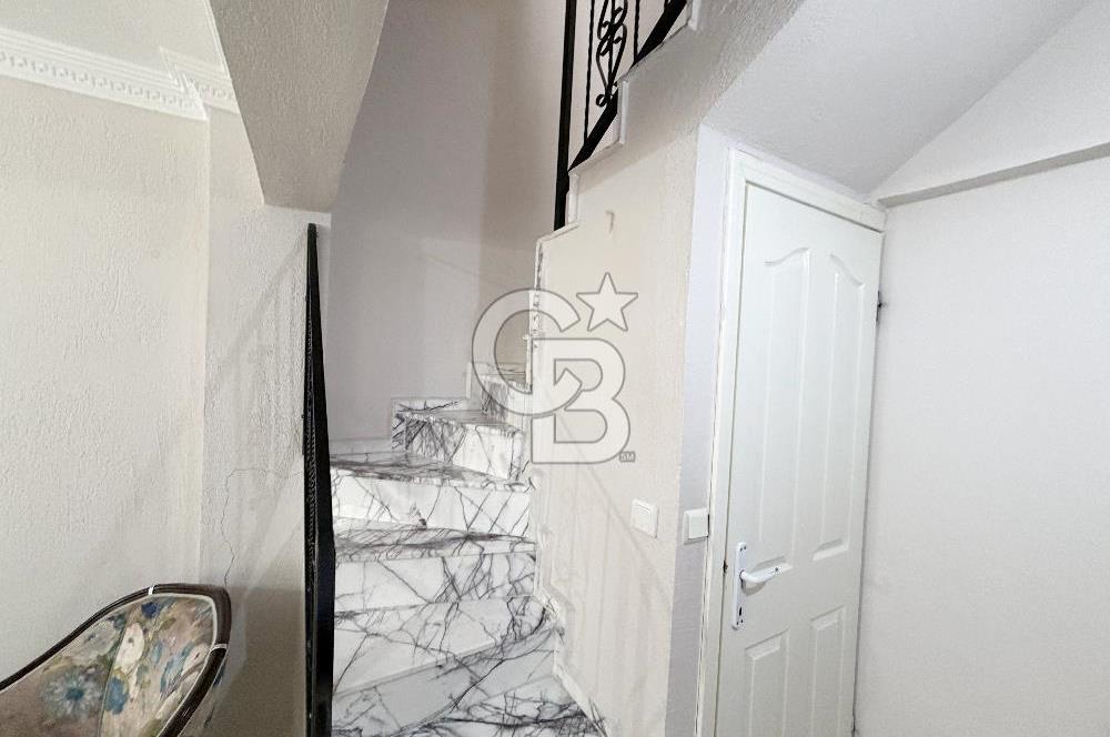 Çandarlı'nın En Güzel Konumunda Denize Yakın Satılık 3+1 Villa