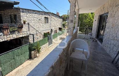 Müstakil 2 Katlı - Bağımısz - Sahile 75 Metre Turizm Ruhsatlı Yazlık